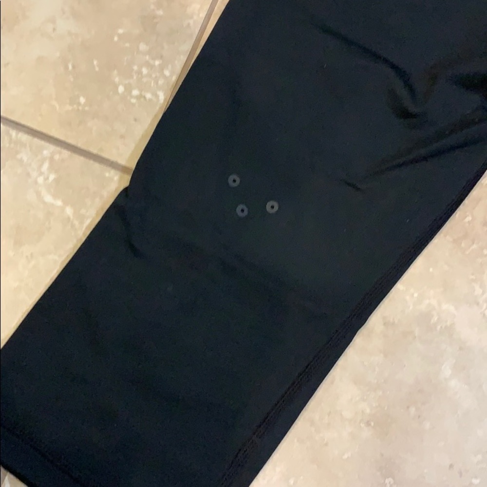 Women’s Nike Ball-Pocket Capris Leggings
